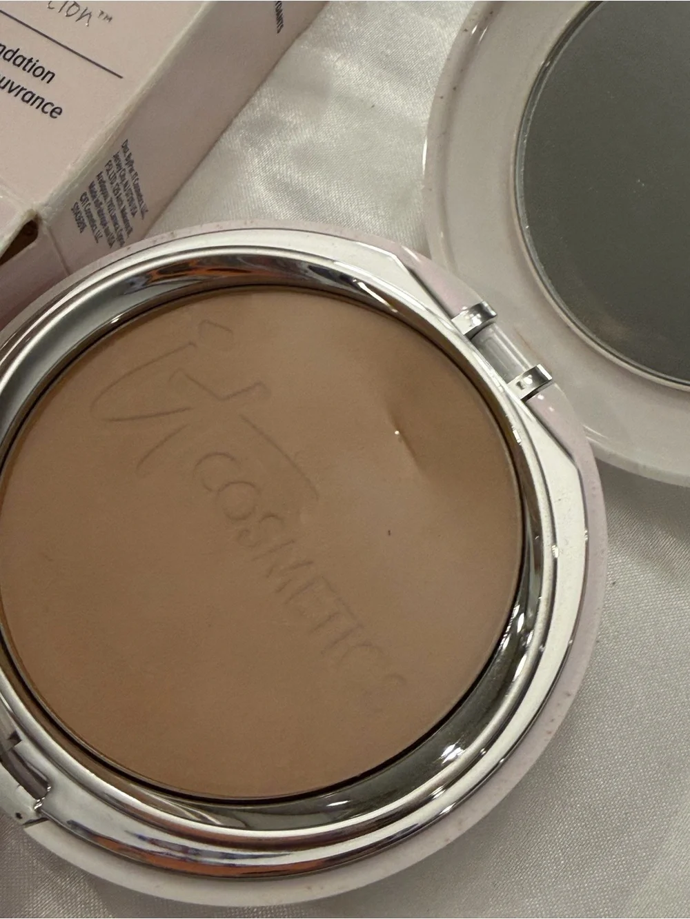 It Cosmetics Celebration Foundation Illumination Color RICH 0.30oz Anti-Aging